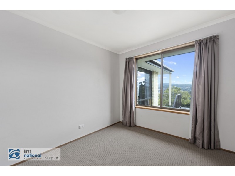 15 Stirling Avenue, Blackmans Bay TAS 7052