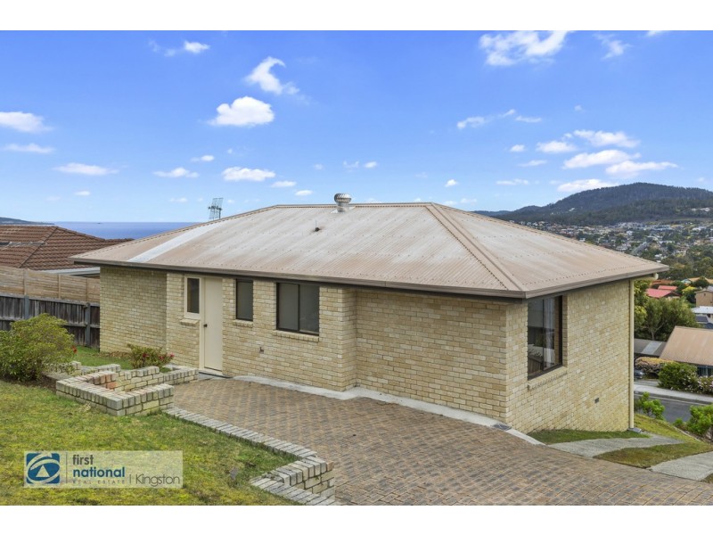 15 Stirling Avenue, Blackmans Bay TAS 7052
