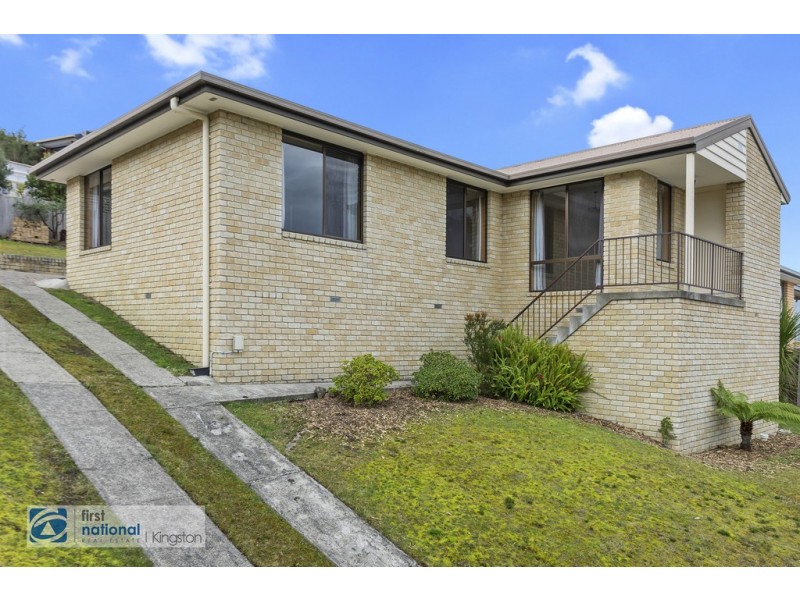 15 Stirling Avenue, Blackmans Bay TAS 7052