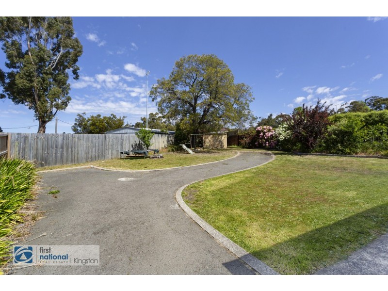 2 Alamo Close, Blackmans Bay TAS 7052