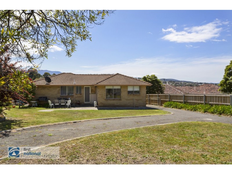 2 Alamo Close, Blackmans Bay TAS 7052