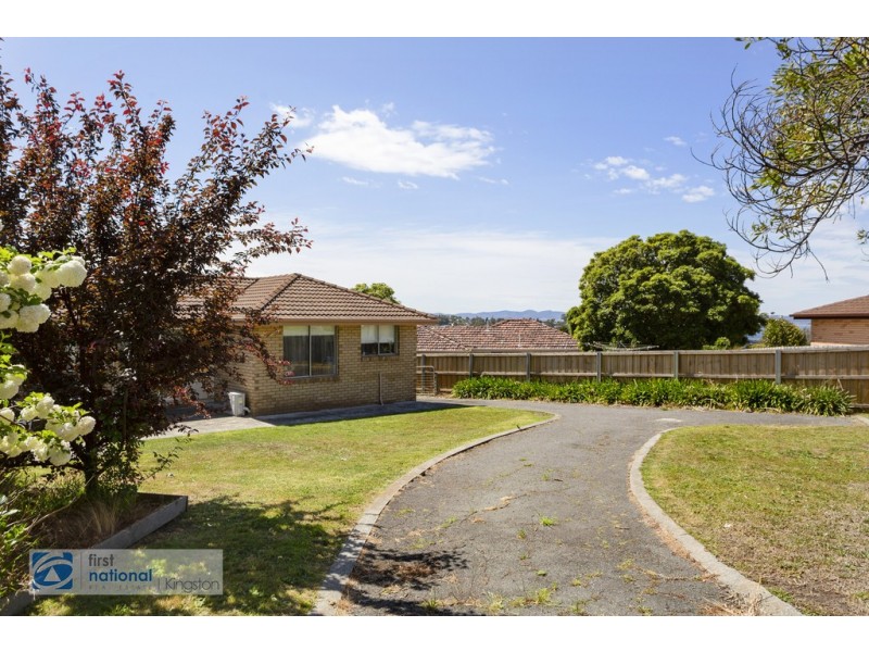 2 Alamo Close, Blackmans Bay TAS 7052