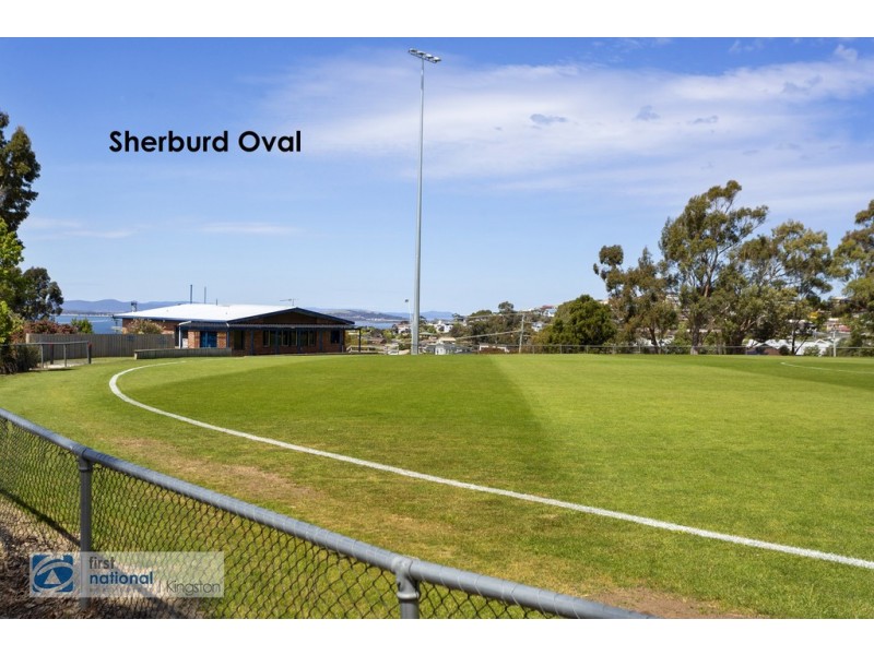 2 Alamo Close, Blackmans Bay TAS 7052