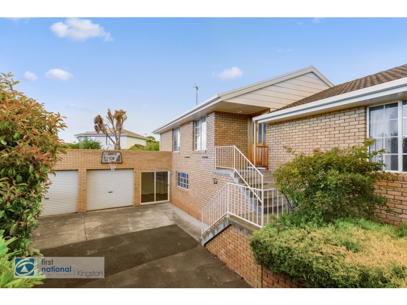 4 Amberley Court, Blackmans Bay TAS 7052