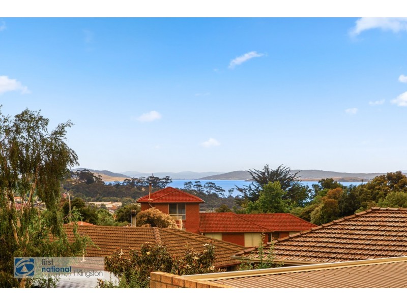 4 Amberley Court, Blackmans Bay TAS 7052