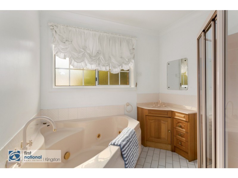 4 Amberley Court, Blackmans Bay TAS 7052