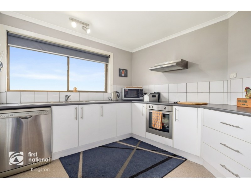 87 Cades Drive, Kingston TAS 7050