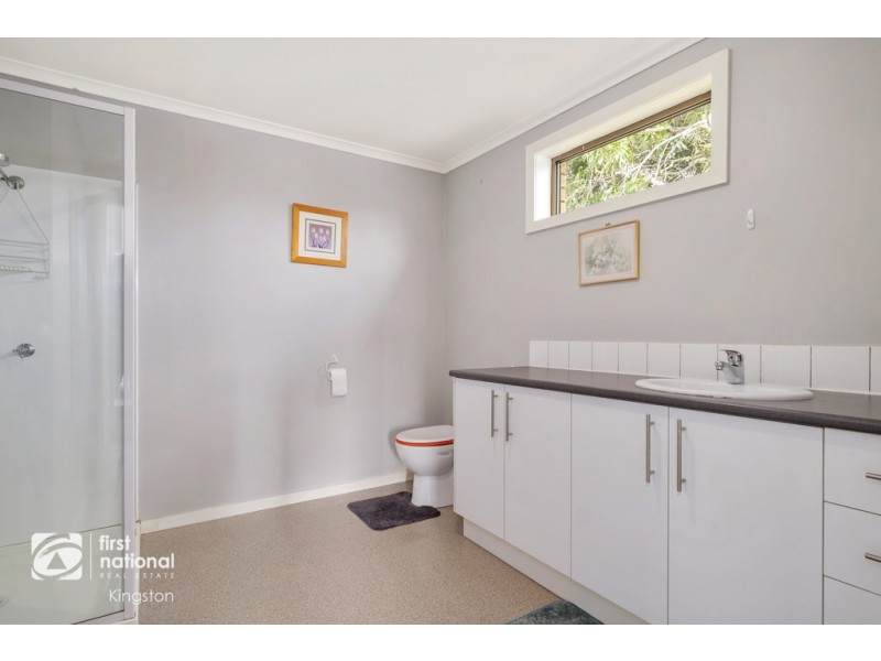 87 Cades Drive, Kingston TAS 7050