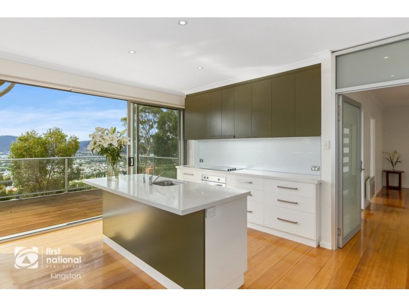 31 Darling Parade, Mount Stuart TAS 7000