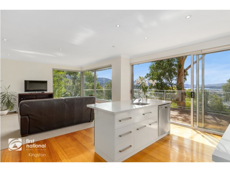 31 Darling Parade, Mount Stuart TAS 7000