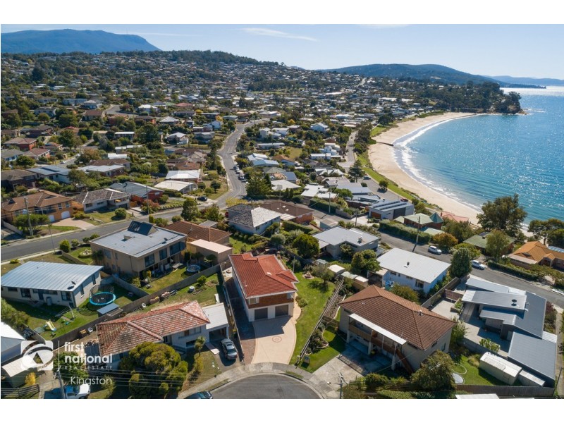 109 Wells Parade, Blackmans Bay TAS 7052