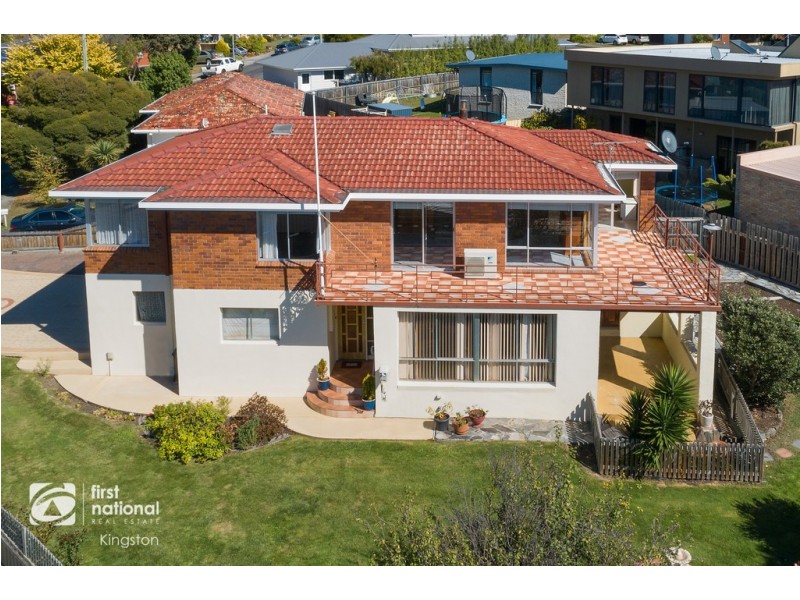 109 Wells Parade, Blackmans Bay TAS 7052