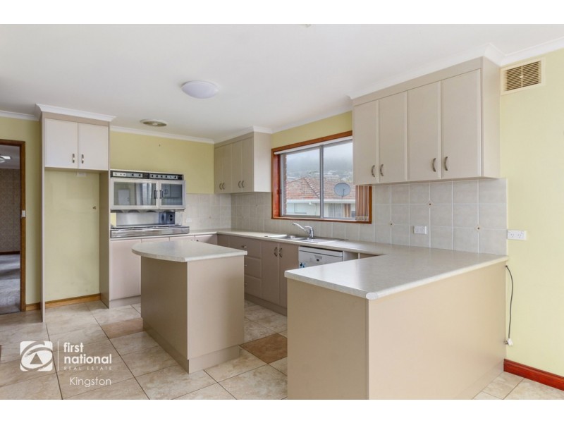 109 Wells Parade, Blackmans Bay TAS 7052