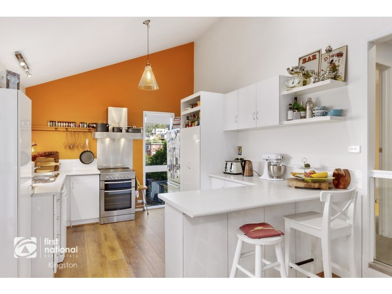 17 Tarana Road, Blackmans Bay TAS 7052