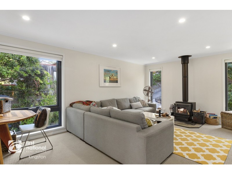 17 Tarana Road, Blackmans Bay TAS 7052