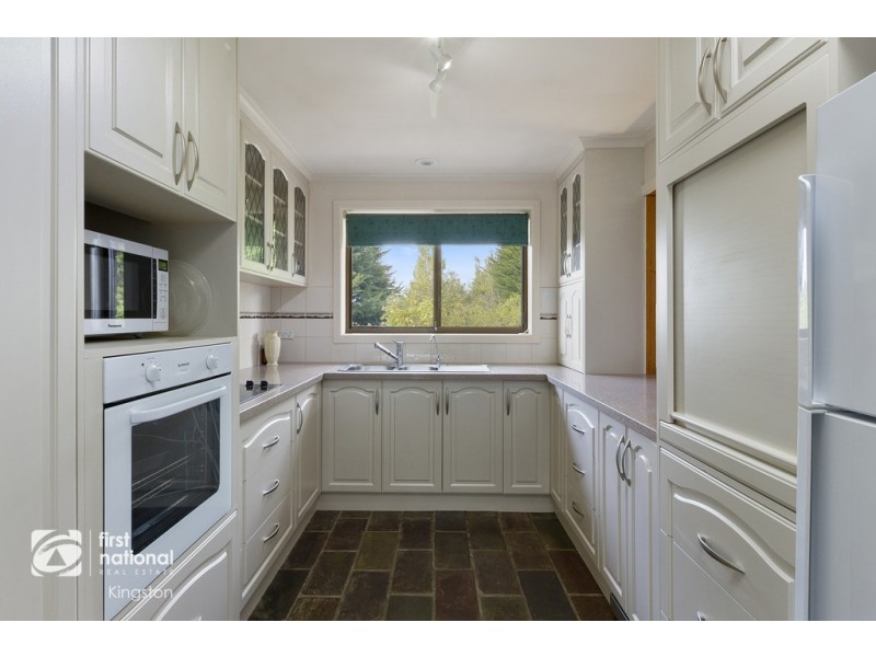 302 Leslie Road, Kingston TAS 7050