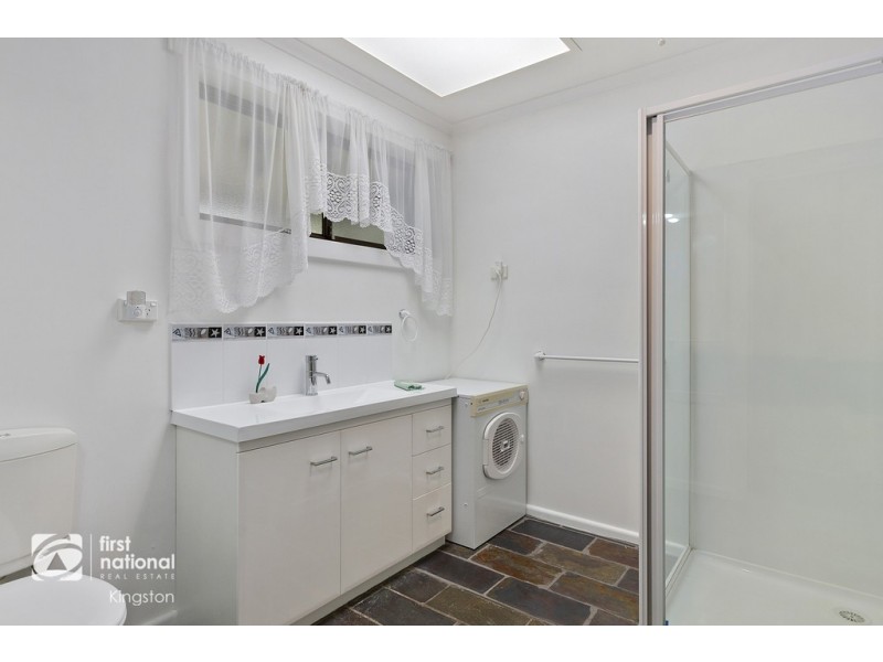 302 Leslie Road, Kingston TAS 7050