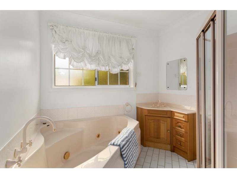 4 Amberley Court, Blackmans Bay TAS 7052