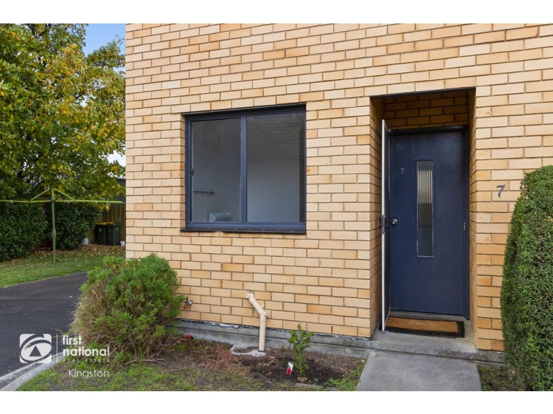 7/13 Windsor Street, Kingston Beach TAS 7050