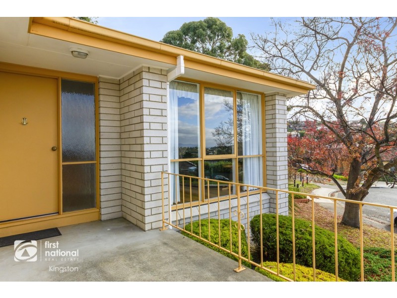 6 Alamo Close, Blackmans Bay TAS 7052