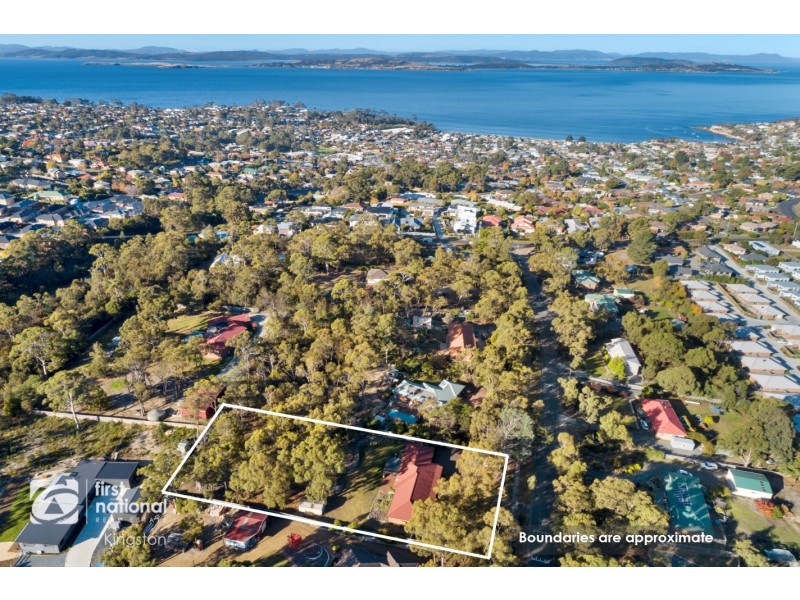 18 Golden Grove Drive, Blackmans Bay TAS 7052