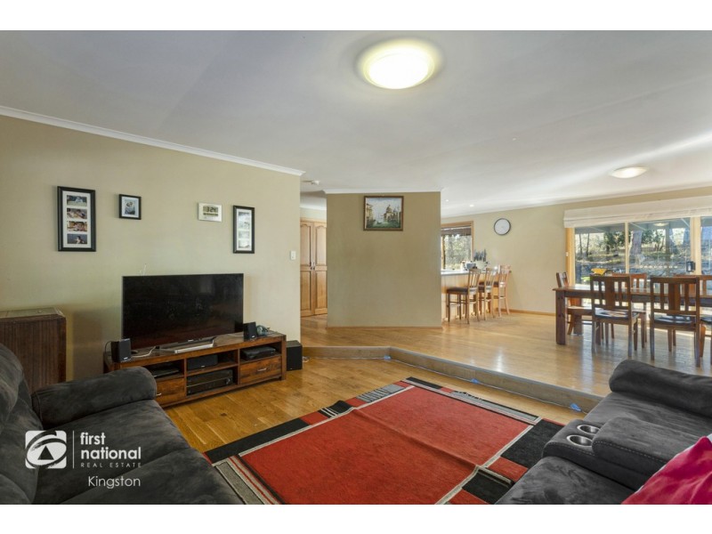 18 Golden Grove Drive, Blackmans Bay TAS 7052