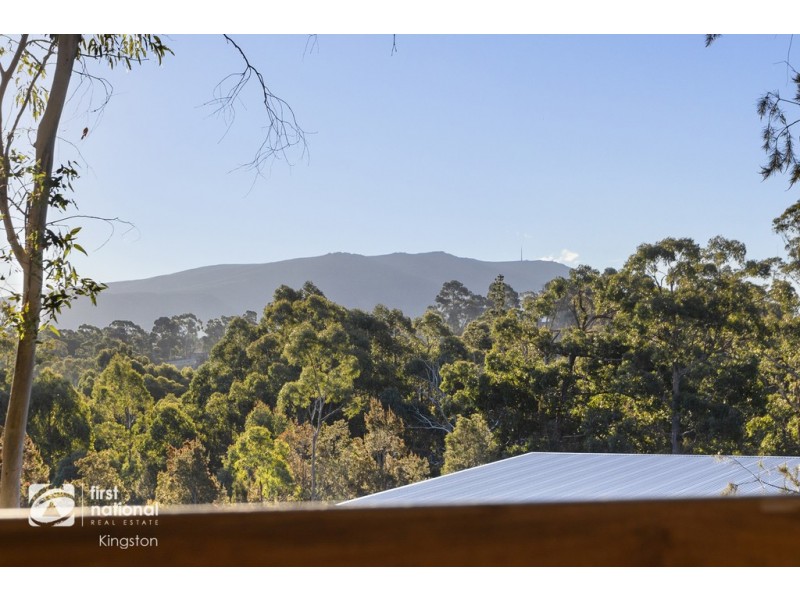 18 Golden Grove Drive, Blackmans Bay TAS 7052