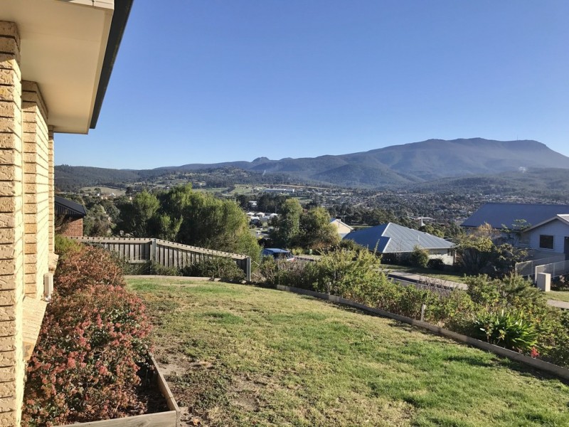 33 Fairview Drive, Kingston TAS 7050