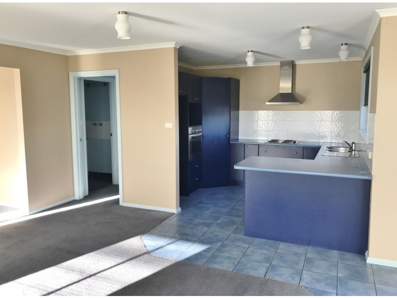 33 Fairview Drive, Kingston TAS 7050