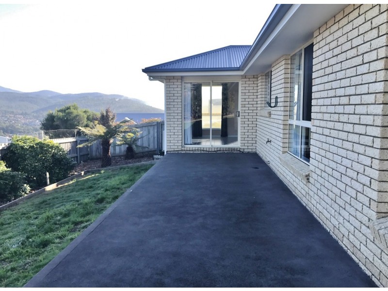 33 Fairview Drive, Kingston TAS 7050