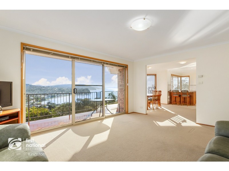 29 Tahune Crescent, Blackmans Bay TAS 7052