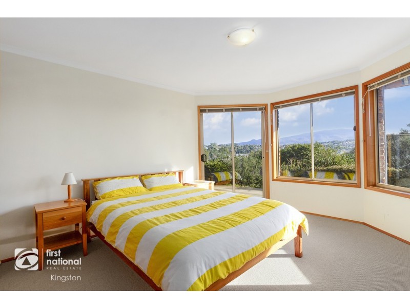 29 Tahune Crescent, Blackmans Bay TAS 7052