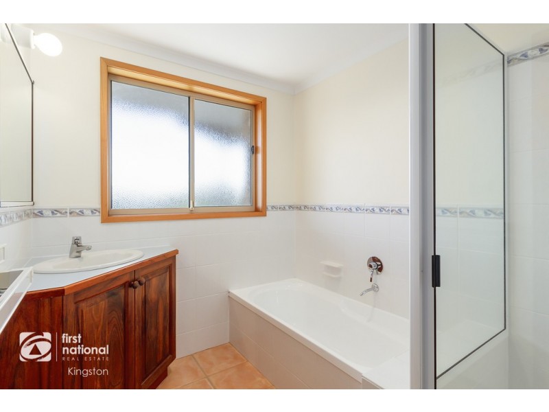 29 Tahune Crescent, Blackmans Bay TAS 7052