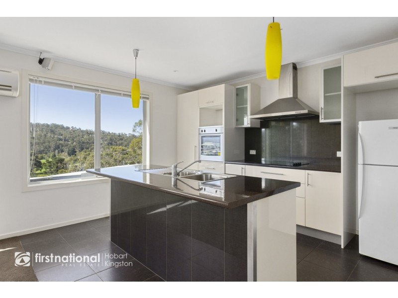 1/69 Auburn Road, Kingston Beach TAS 7050