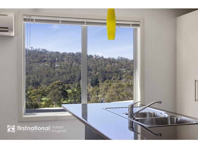 1/69 Auburn Road, Kingston Beach TAS 7050