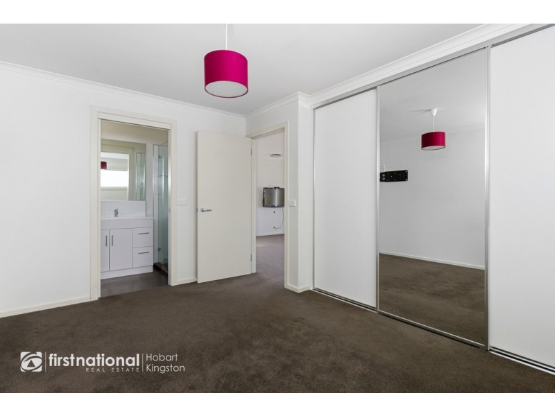 1/69 Auburn Road, Kingston Beach TAS 7050