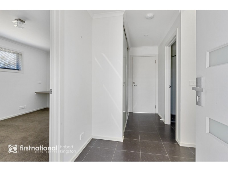 1/69 Auburn Road, Kingston Beach TAS 7050