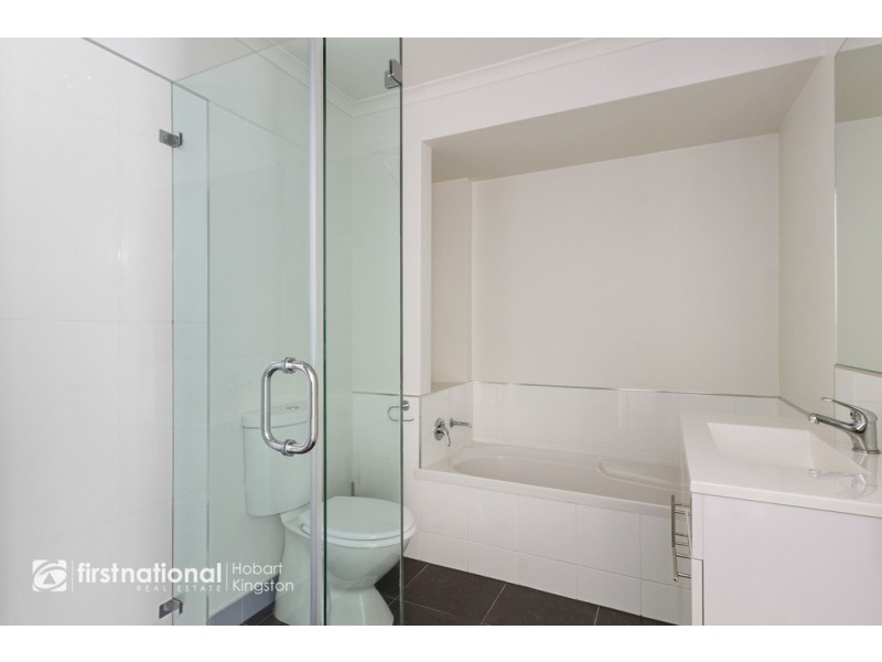 1/69 Auburn Road, Kingston Beach TAS 7050