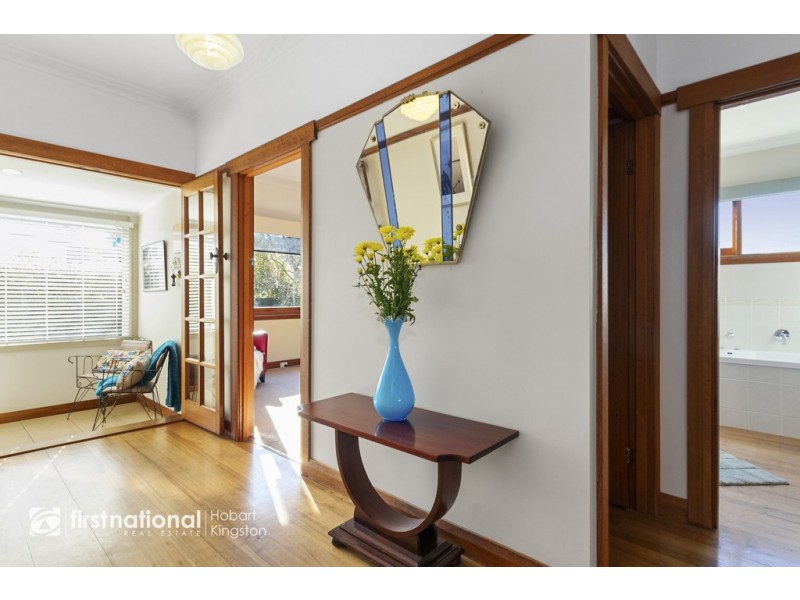 170 Roslyn Avenue, Blackmans Bay TAS 7052