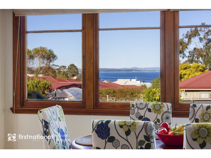 170 Roslyn Avenue, Blackmans Bay TAS 7052