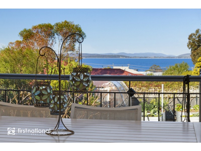 170 Roslyn Avenue, Blackmans Bay TAS 7052