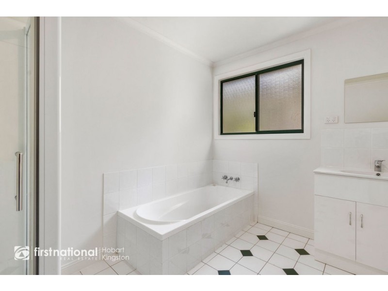 1 Ulandi Court, Blackmans Bay TAS 7052