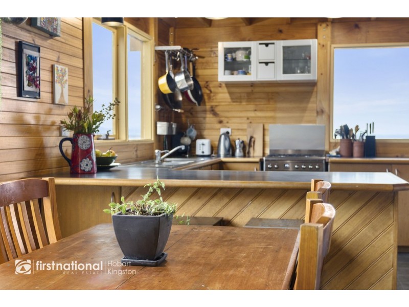 4 Emerald Court, Blackmans Bay TAS 7052