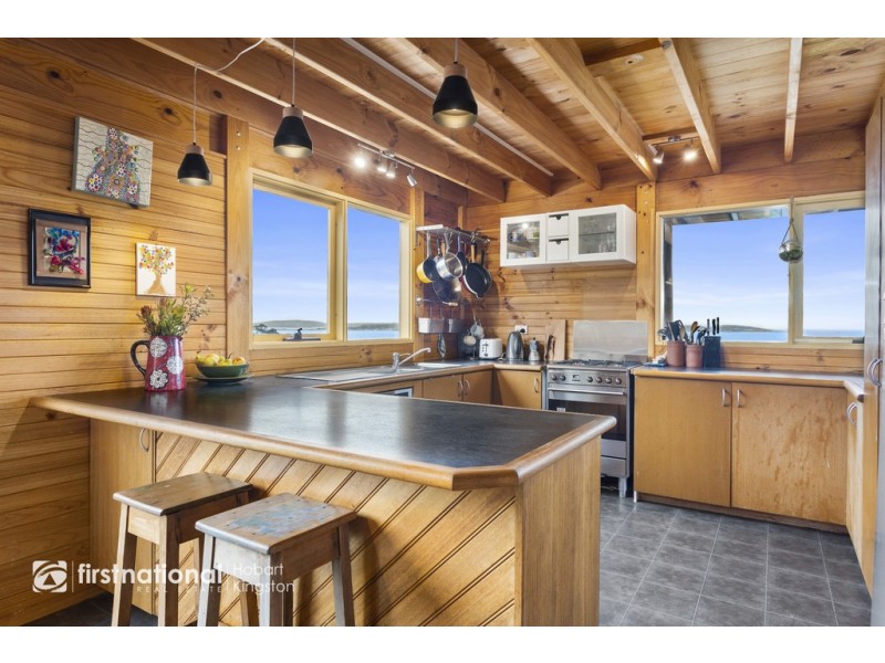 4 Emerald Court, Blackmans Bay TAS 7052