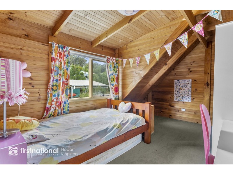 4 Emerald Court, Blackmans Bay TAS 7052