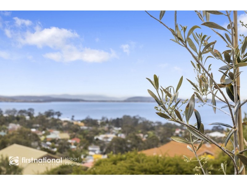 4 Emerald Court, Blackmans Bay TAS 7052