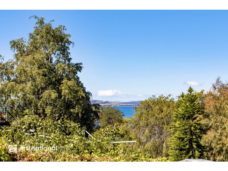15 Tarana Road, Blackmans Bay TAS 7052