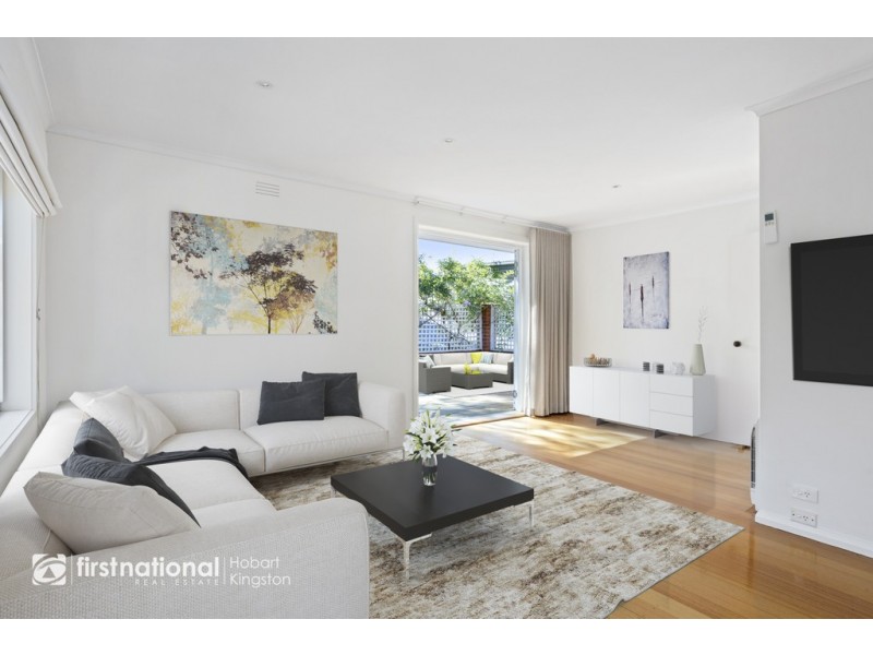 15 Tarana Road, Blackmans Bay TAS 7052