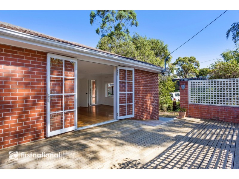 15 Tarana Road, Blackmans Bay TAS 7052