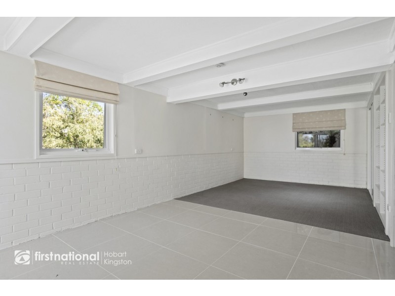 15 Tarana Road, Blackmans Bay TAS 7052